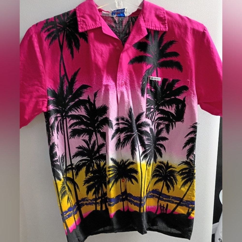 Boy's/Girl's (Juniors) Tropical Pink and Yellow Island Shirt SZ M